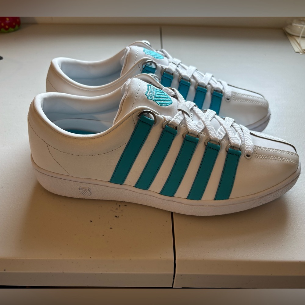 K-Swiss Classic VN - White Sneakers with Teal Stripes - Casual Athletic Shoes